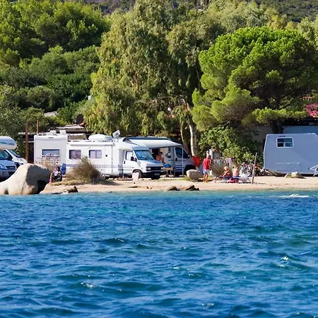 Baia Saraceno Kamp alanı *