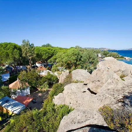 אתר קמפינג Baia Saraceno