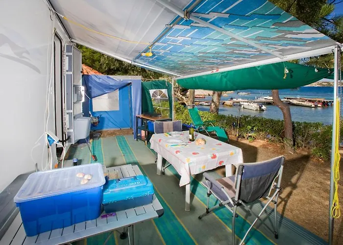 Baia Saraceno 营地