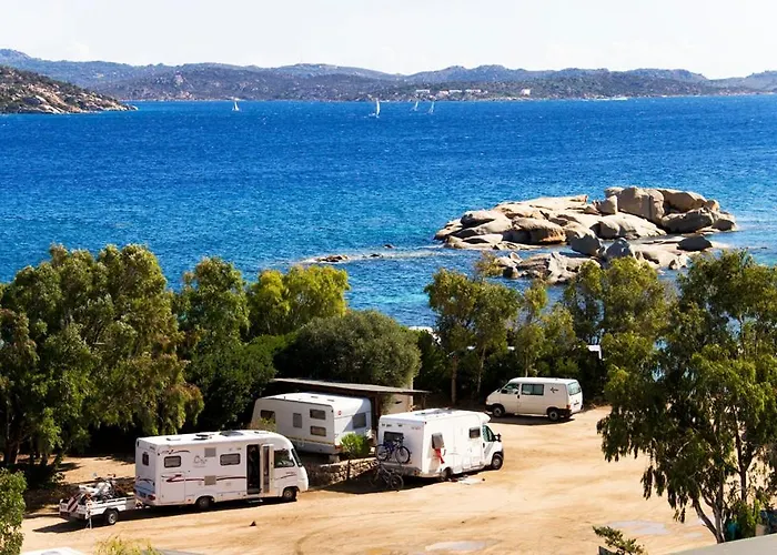 Baia Saraceno 营地